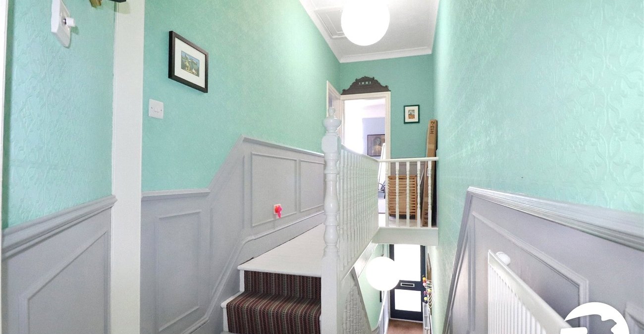 3 bedroom house for sale in London | Robinson Jackson