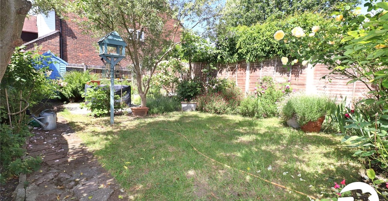 3 bedroom house for sale in London | Robinson Jackson