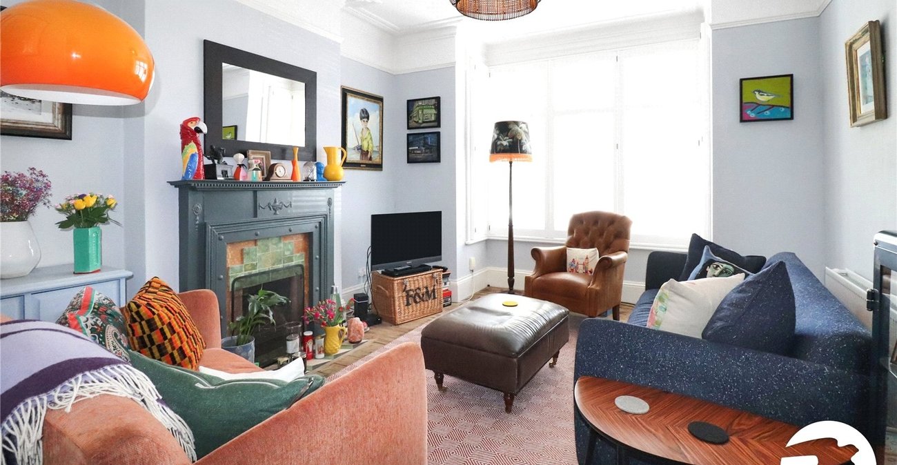 3 bedroom house for sale in London | Robinson Jackson