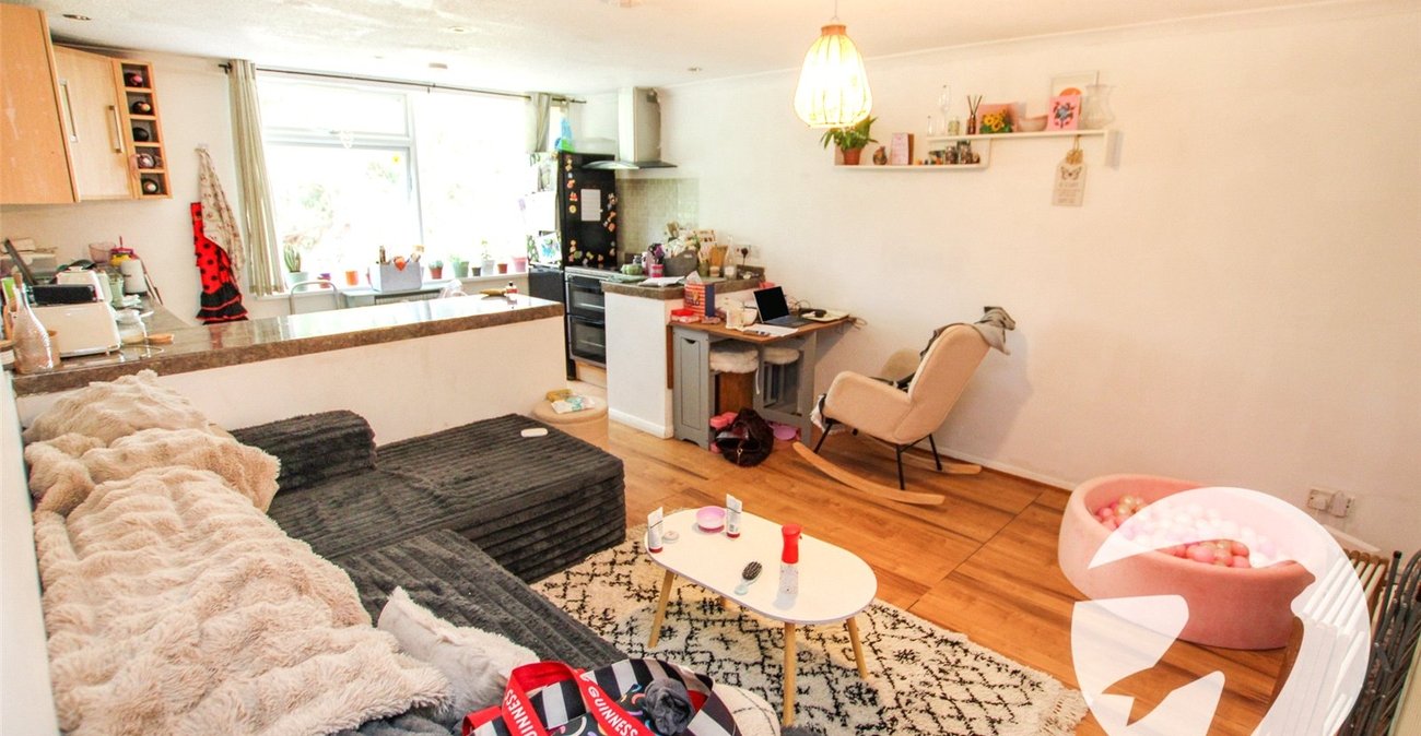2 bedroom property for sale in London | Robinson Jackson