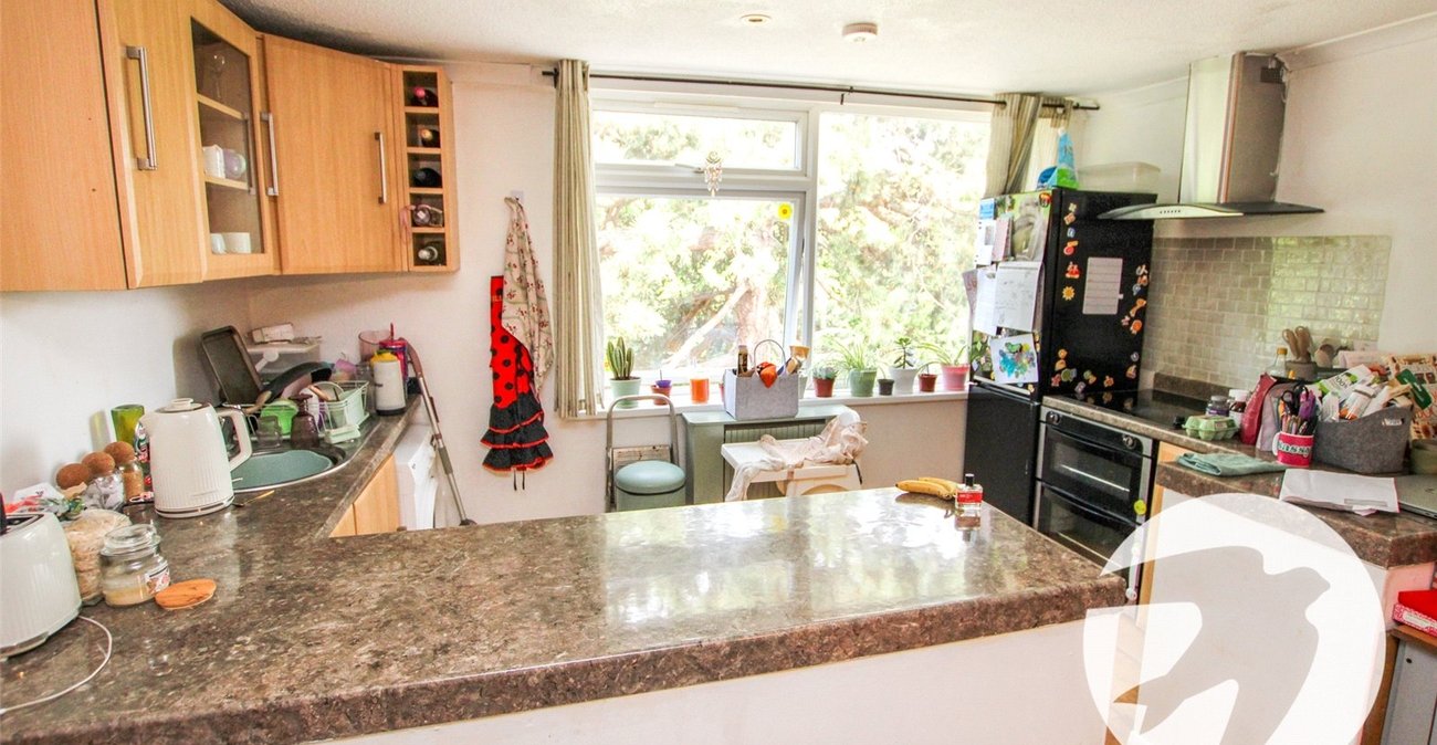 2 bedroom property for sale in London | Robinson Jackson
