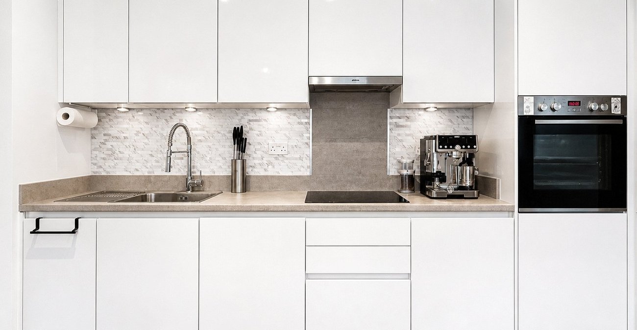 2 bedroom property for sale in London | Robinson Jackson