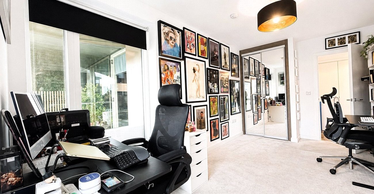 2 bedroom property for sale in London | Robinson Jackson