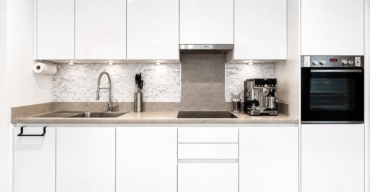 2 bedroom property for sale in London | Robinson Jackson