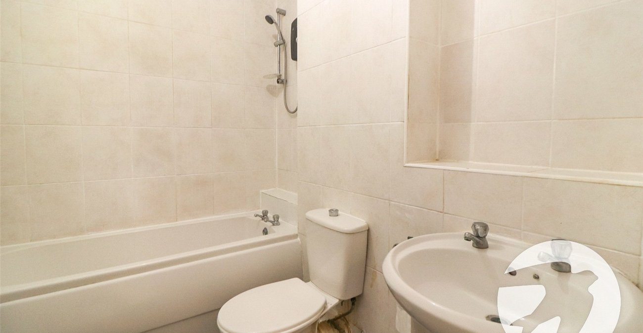 2 bedroom property for sale in Erith | Robinson Jackson