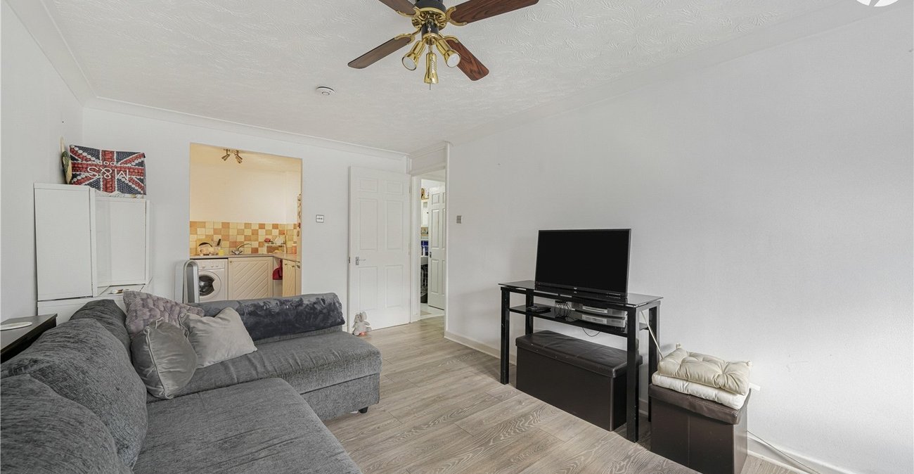 1 bedroom property for sale in Gravesend | Robinson Michael & Jackson