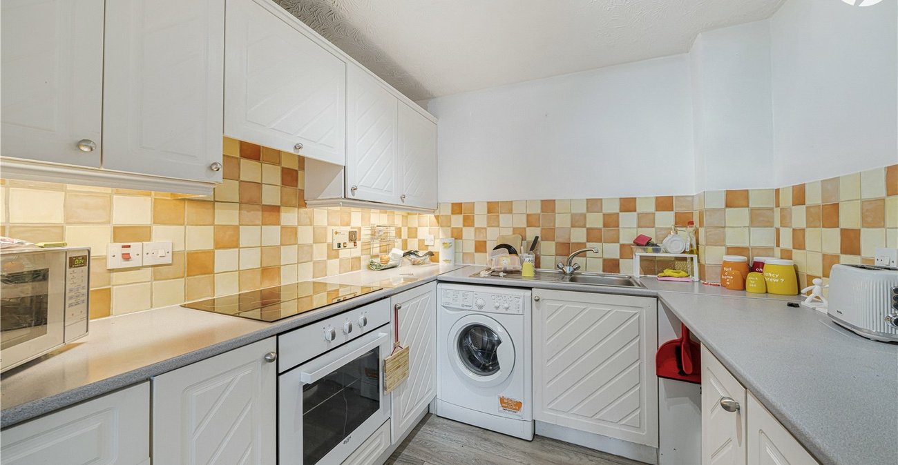 1 bedroom property for sale in Gravesend | Robinson Michael & Jackson