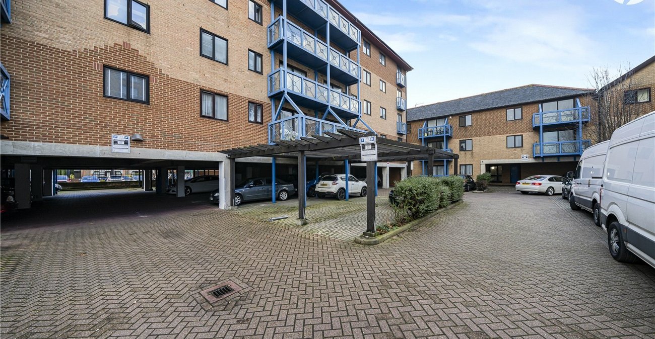 1 bedroom property for sale in Gravesend | Robinson Michael & Jackson