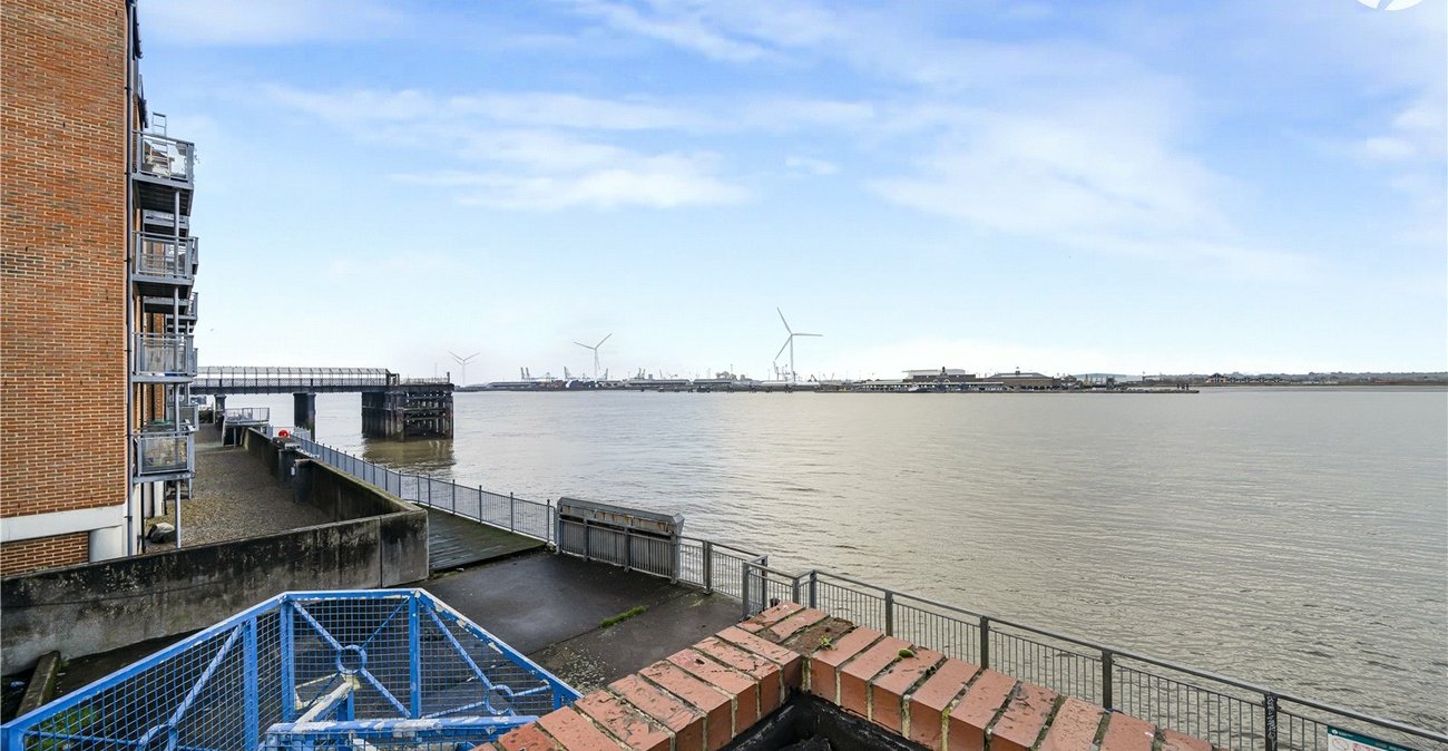 1 bedroom property for sale in Gravesend | Robinson Michael & Jackson