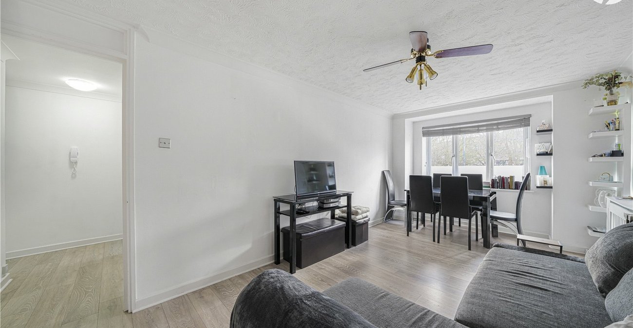 1 bedroom property for sale in Gravesend | Robinson Michael & Jackson