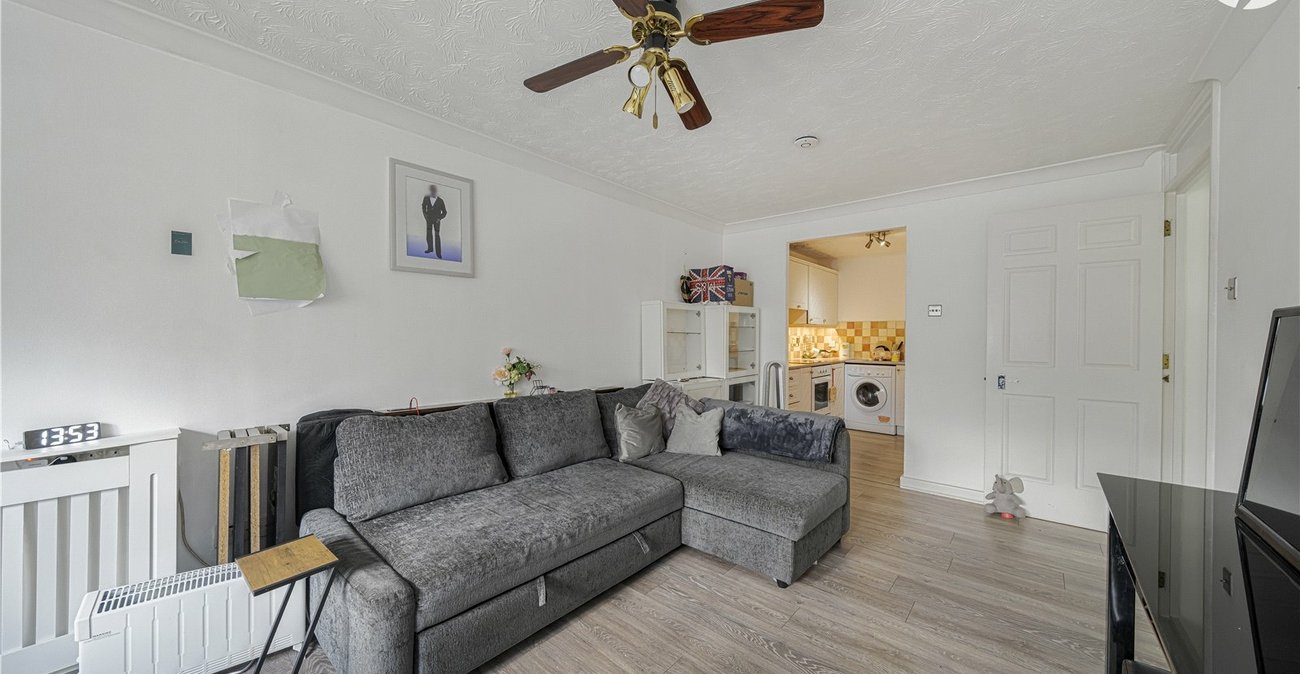 1 bedroom property for sale in Gravesend | Robinson Michael & Jackson