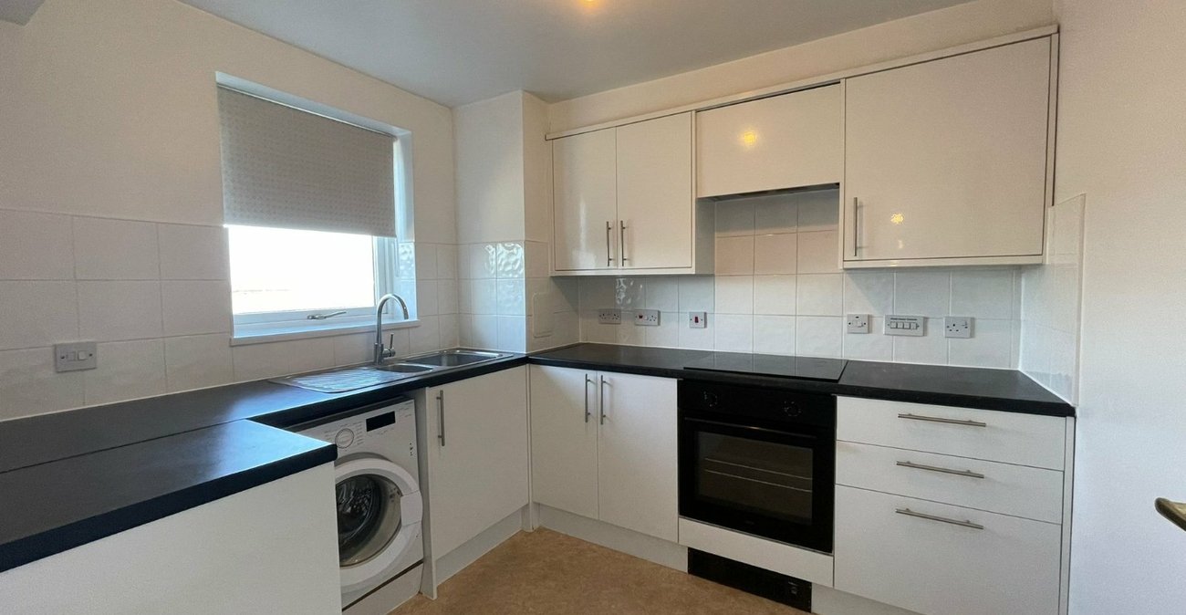 2 bedroom property for sale in Gravesend | Robinson Michael & Jackson