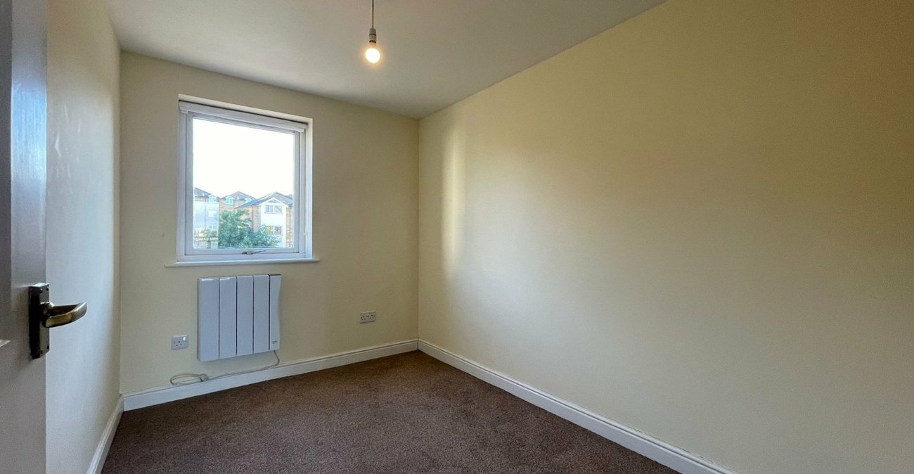 2 bedroom property for sale in Gravesend | Robinson Michael & Jackson