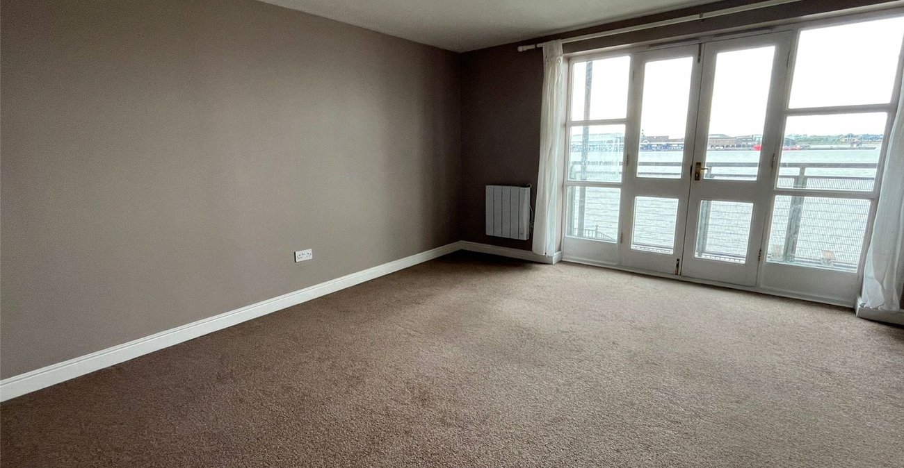 2 bedroom property for sale in Gravesend | Robinson Michael & Jackson