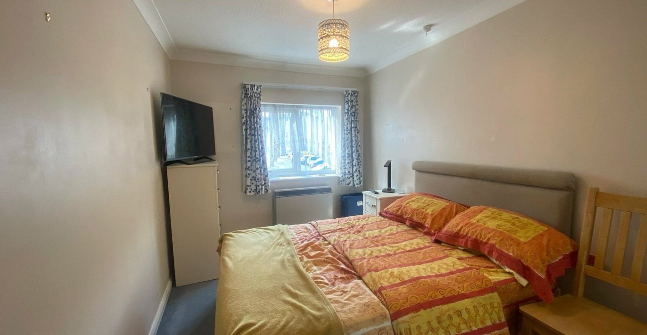 1 bedroom property for sale in Gravesend | Robinson Michael & Jackson