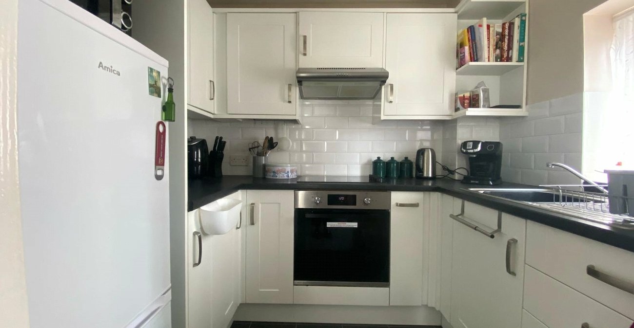 1 bedroom property for sale in Gravesend | Robinson Michael & Jackson