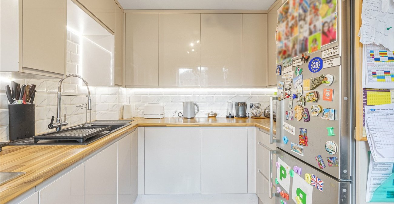 2 bedroom property for sale in Gravesend | Robinson Michael & Jackson