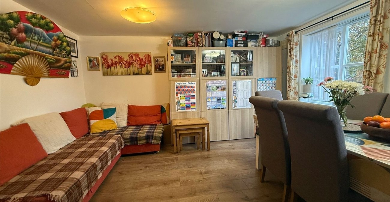 2 bedroom property for sale in Gravesend | Robinson Michael & Jackson