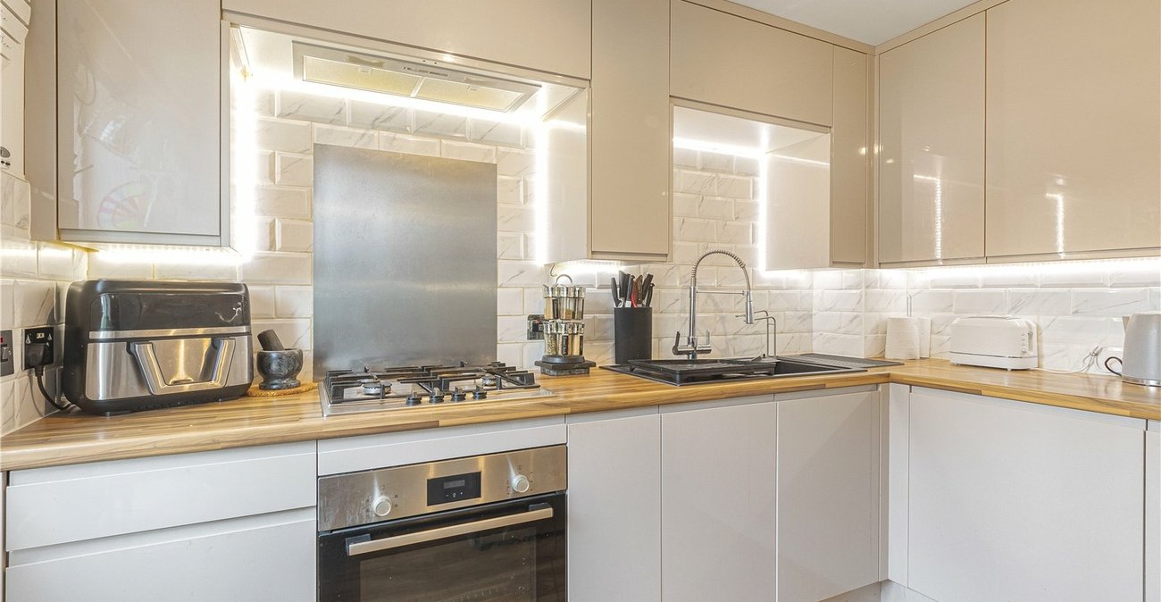 2 bedroom property for sale in Gravesend | Robinson Michael & Jackson