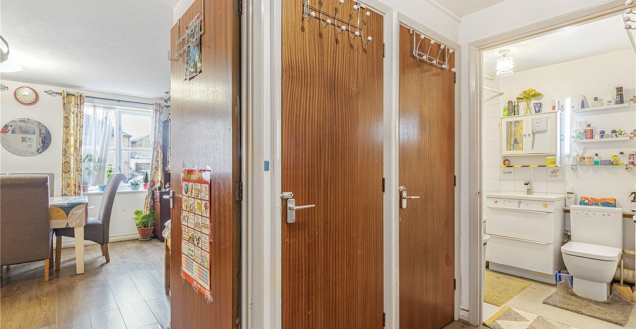 2 bedroom property for sale in Gravesend | Robinson Michael & Jackson