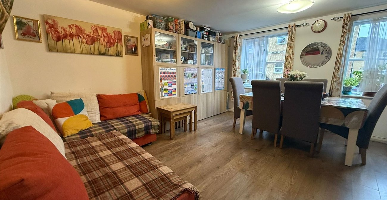 2 bedroom property for sale in Gravesend | Robinson Michael & Jackson