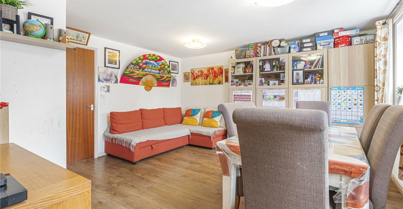 2 bedroom property for sale in Gravesend | Robinson Michael & Jackson