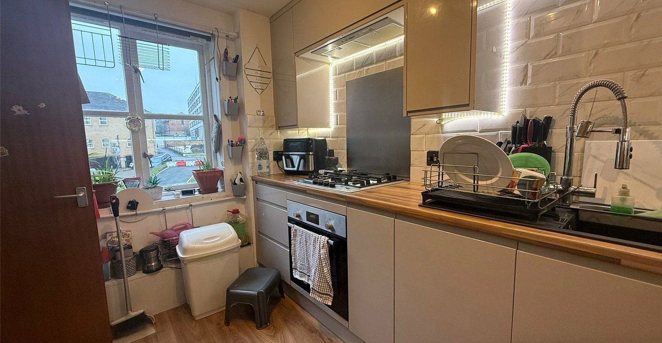 2 bedroom property for sale in Gravesend | Robinson Michael & Jackson