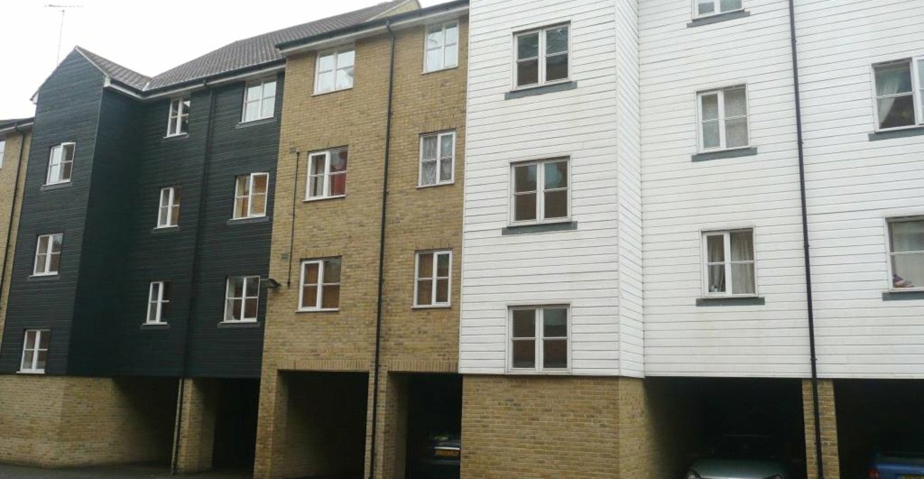 2 bedroom property for sale in Gravesend | Robinson Michael & Jackson