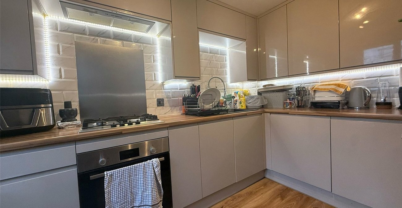 2 bedroom property for sale in Gravesend | Robinson Michael & Jackson