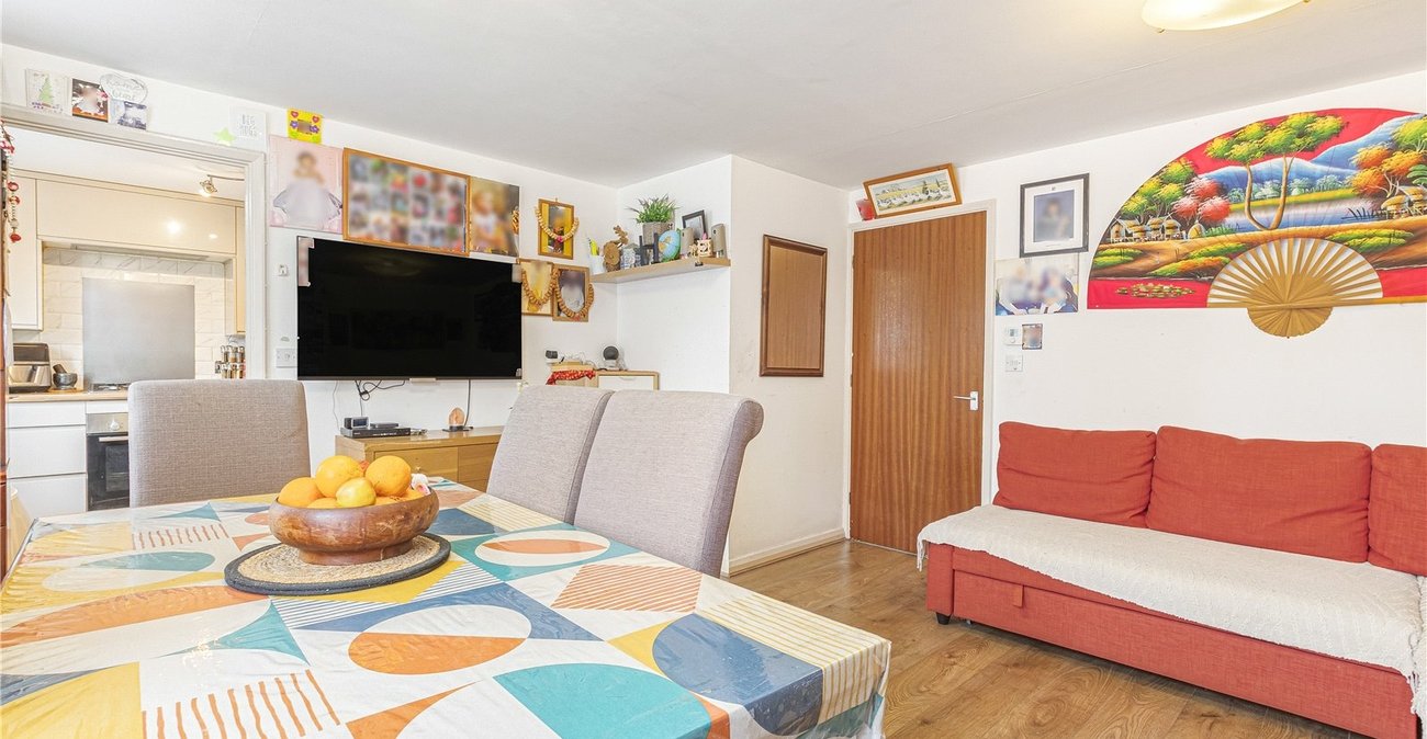 2 bedroom property for sale in Gravesend | Robinson Michael & Jackson