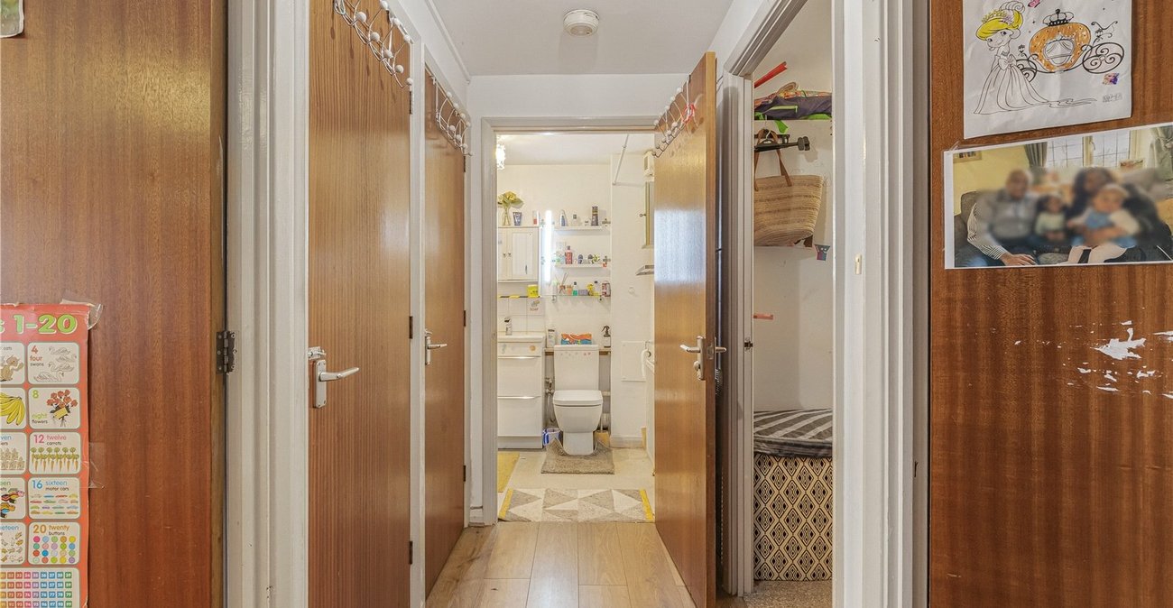 2 bedroom property for sale in Gravesend | Robinson Michael & Jackson