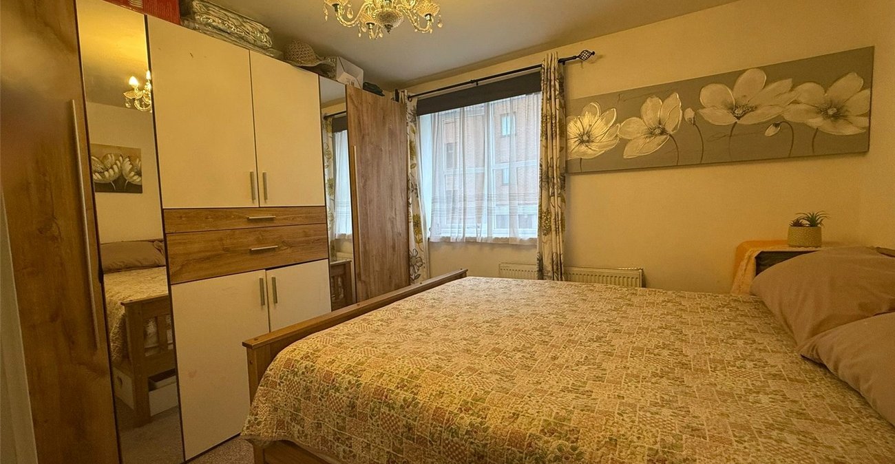 2 bedroom property for sale in Gravesend | Robinson Michael & Jackson