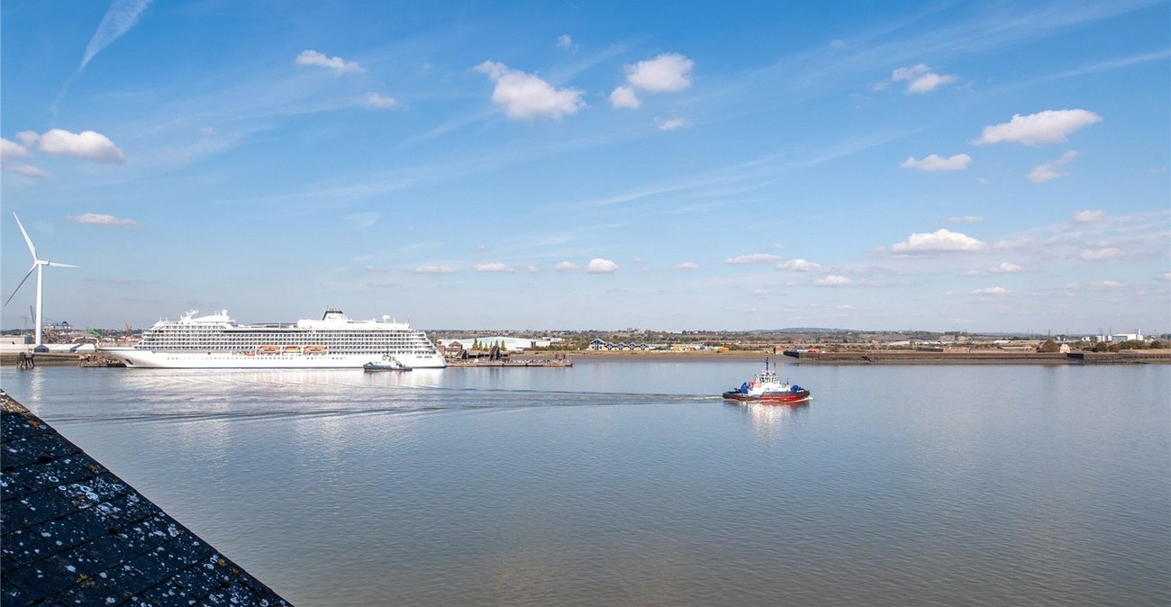 2 bedroom property for sale in Gravesend | Robinson Michael & Jackson