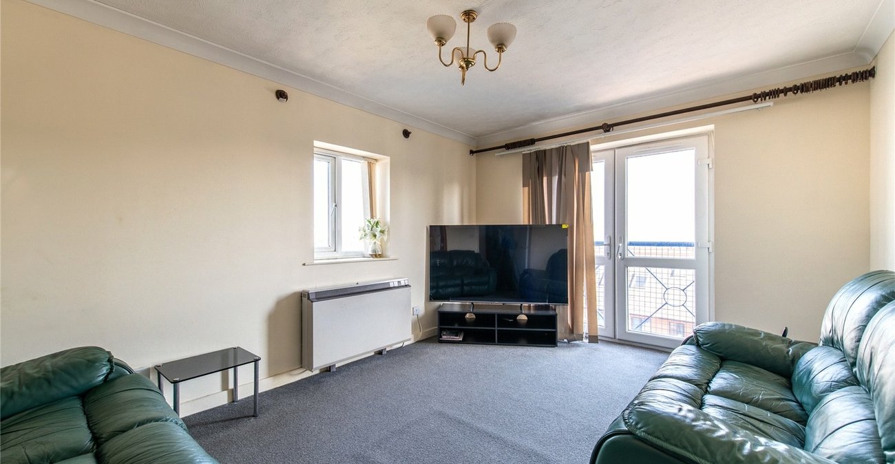 2 bedroom property for sale in Gravesend | Robinson Michael & Jackson
