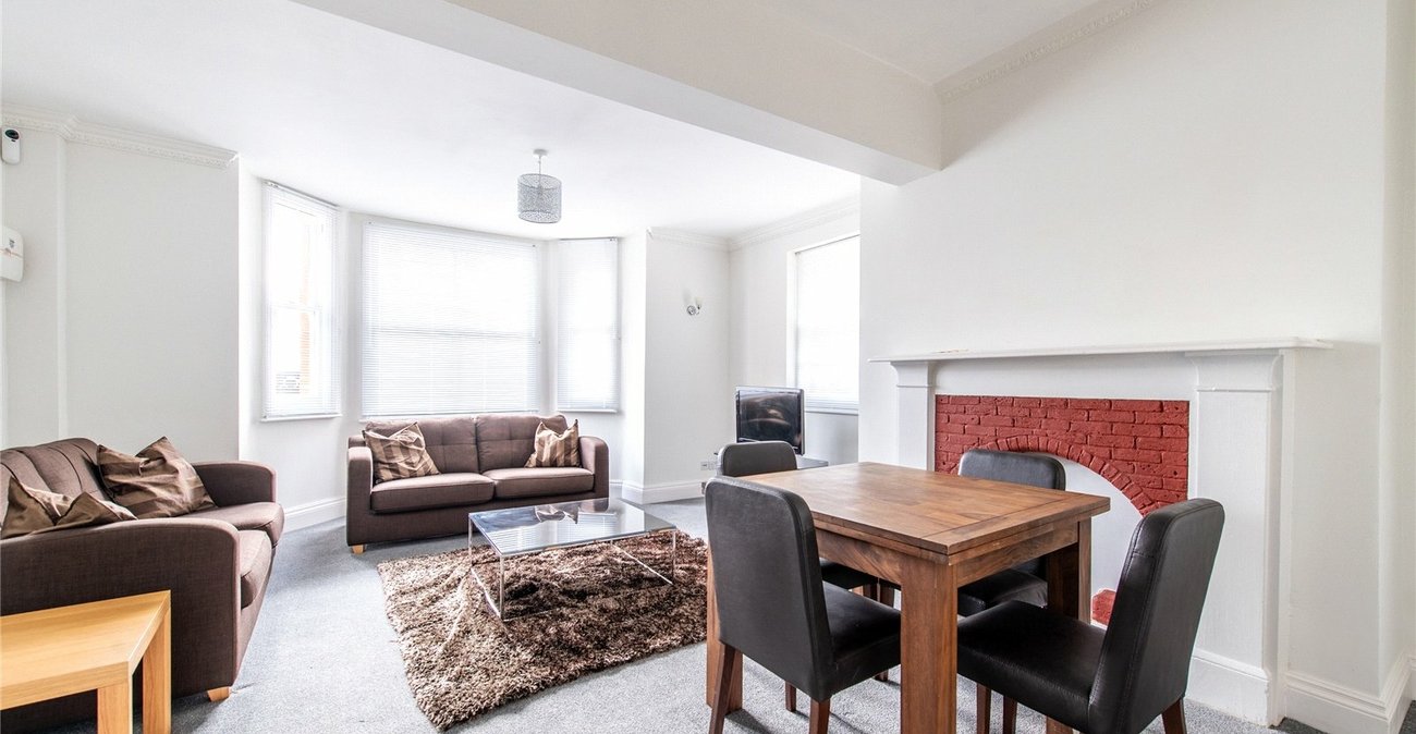 2 bedroom property for sale in Gravesend | Robinson Michael & Jackson