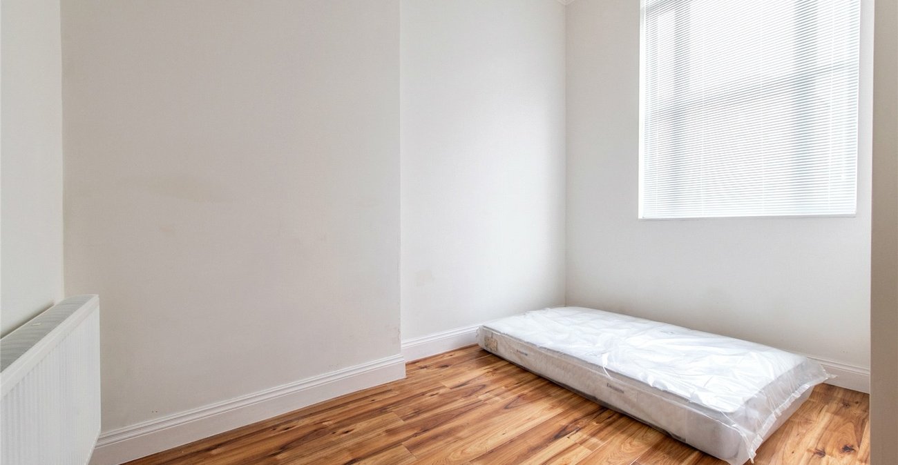 2 bedroom property for sale in Gravesend | Robinson Michael & Jackson