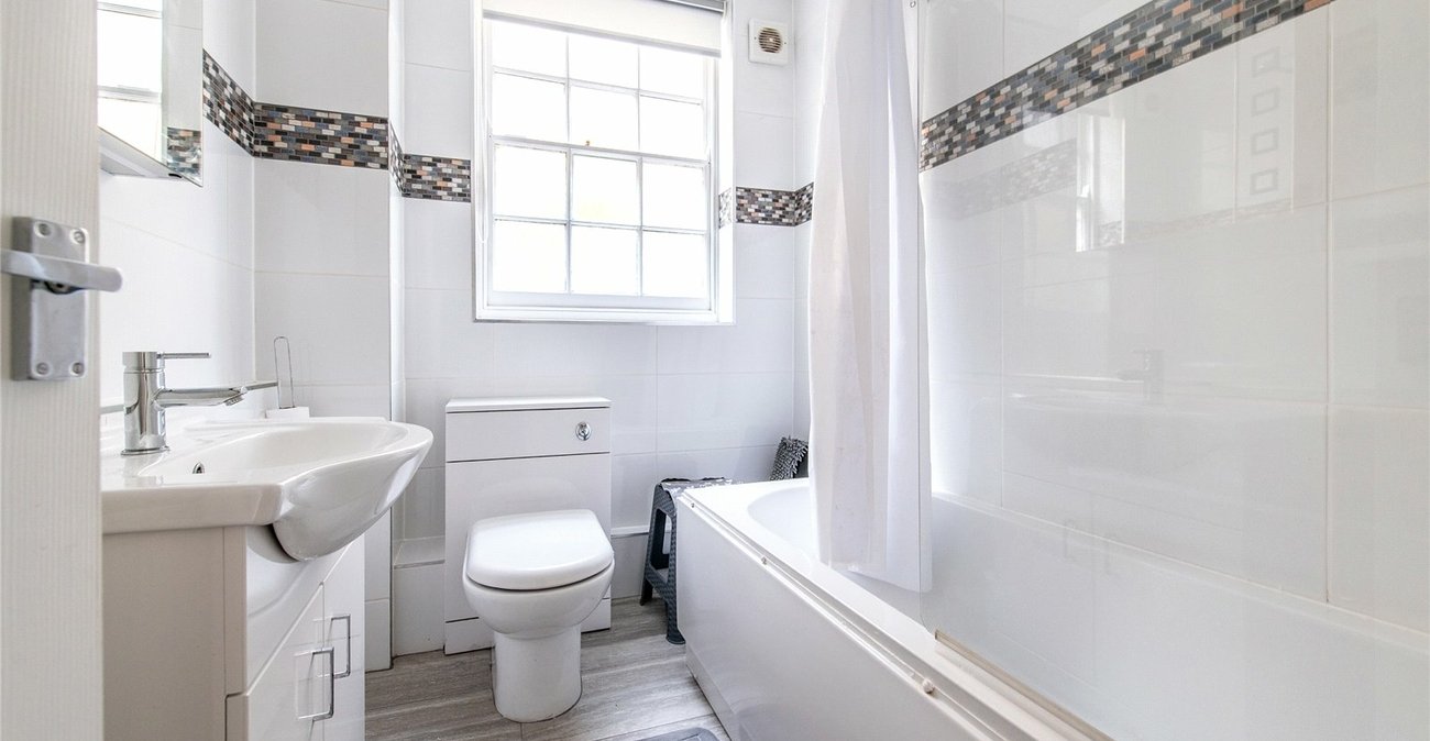 2 bedroom property for sale in Gravesend | Robinson Michael & Jackson