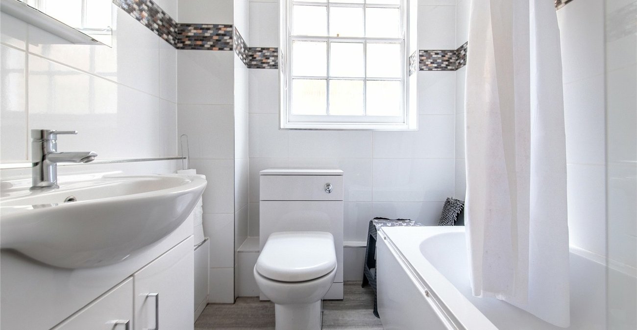 2 bedroom property for sale in Gravesend | Robinson Michael & Jackson