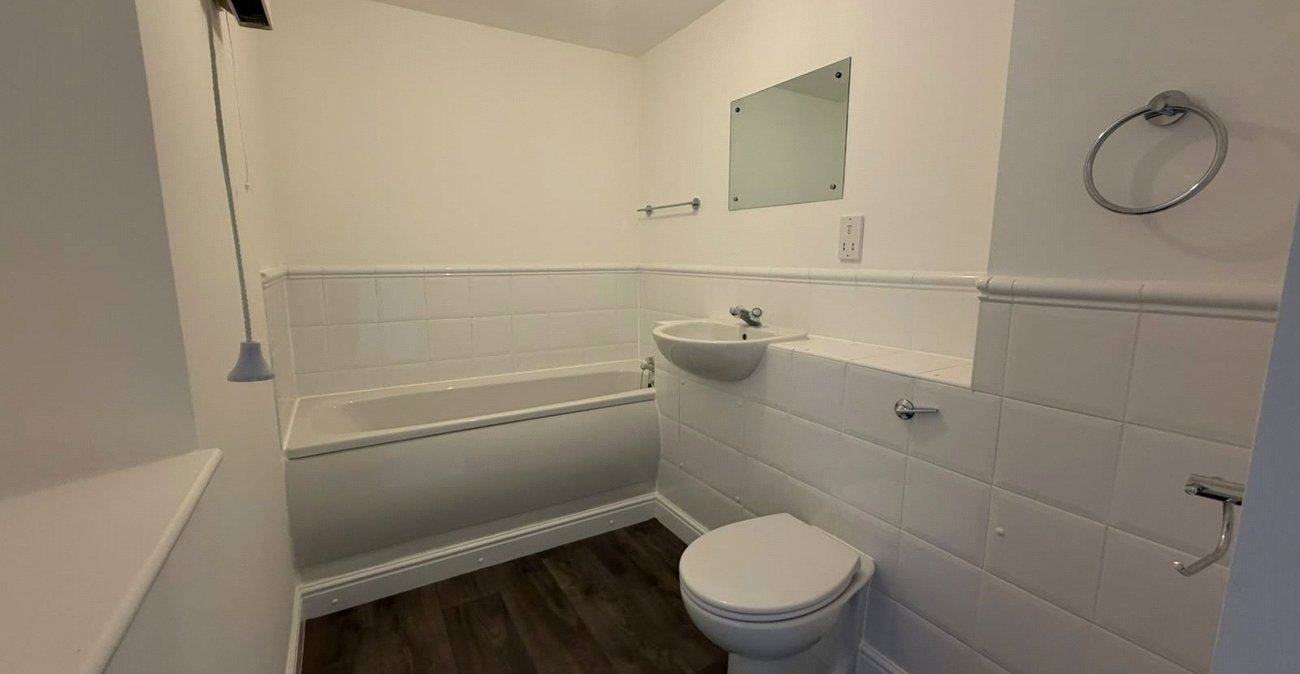 2 bedroom property for sale in Gravesend | Robinson Michael & Jackson