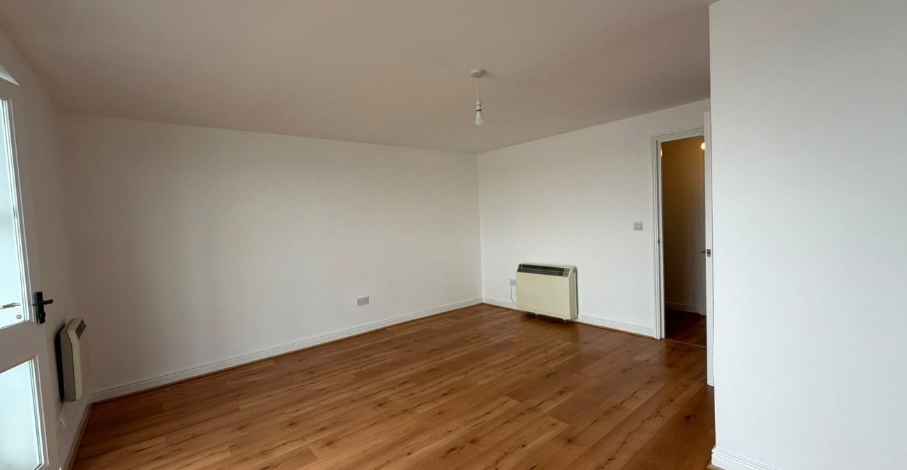 2 bedroom property for sale in Gravesend | Robinson Michael & Jackson