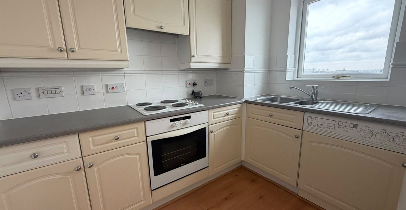 2 bedroom property for sale in Gravesend | Robinson Michael & Jackson