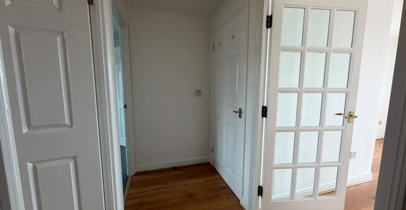 2 bedroom property for sale in Gravesend | Robinson Michael & Jackson