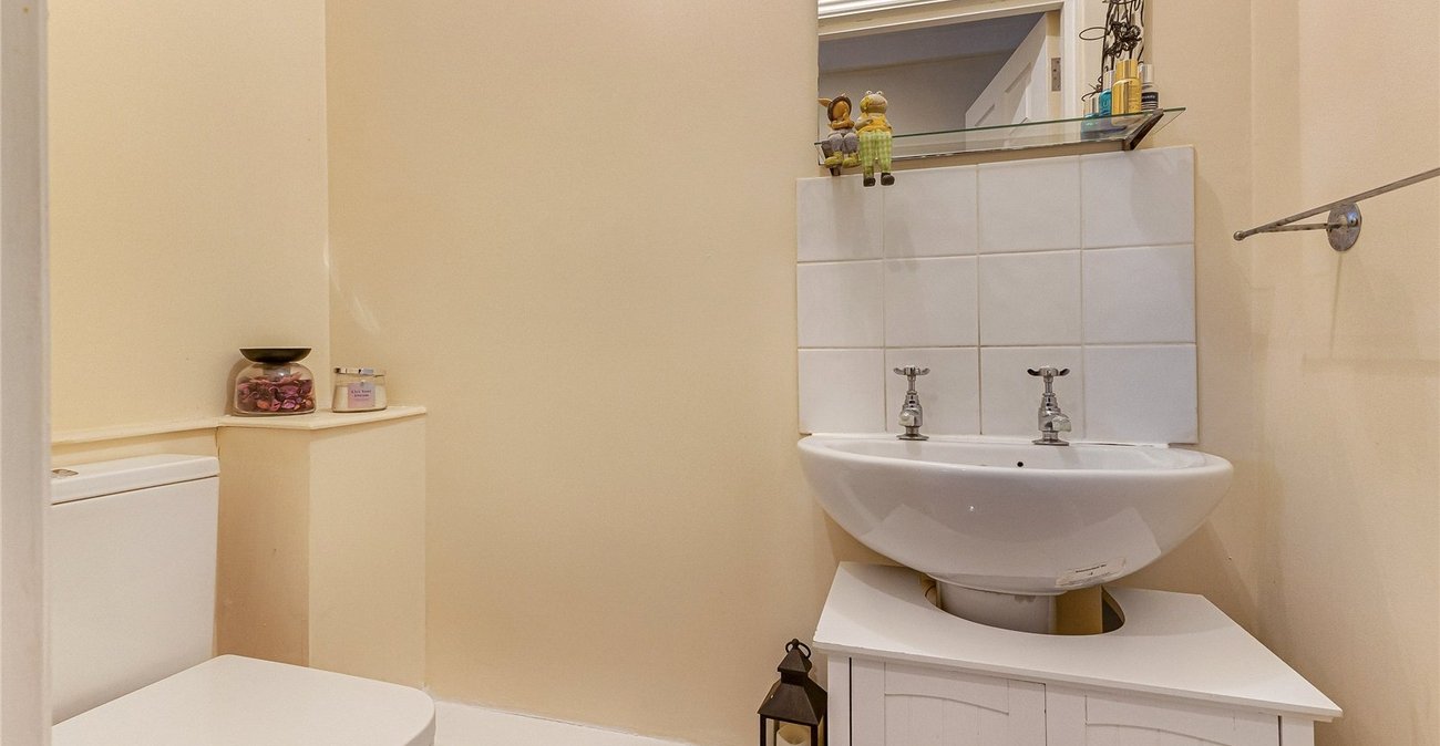 3 bedroom house for sale in Rochester | Robinson Michael & Jackson
