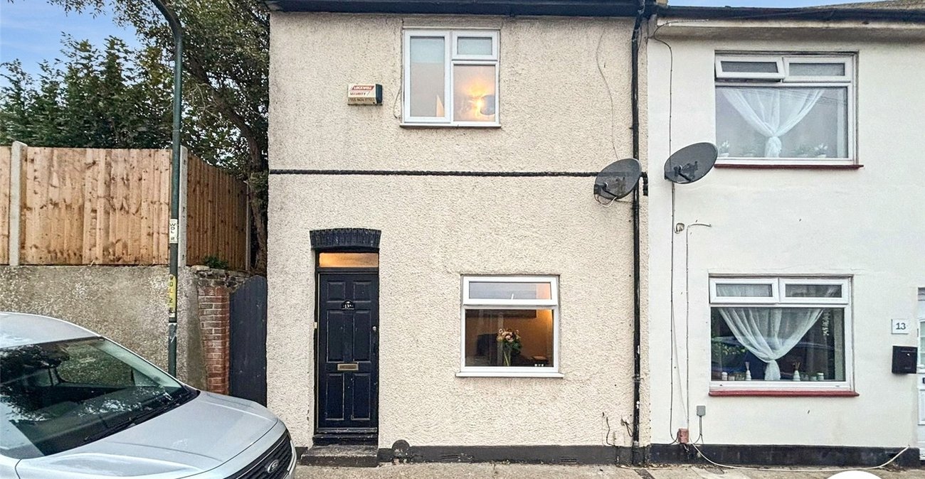 2 bedroom house for sale in Rochester | Robinson Michael & Jackson