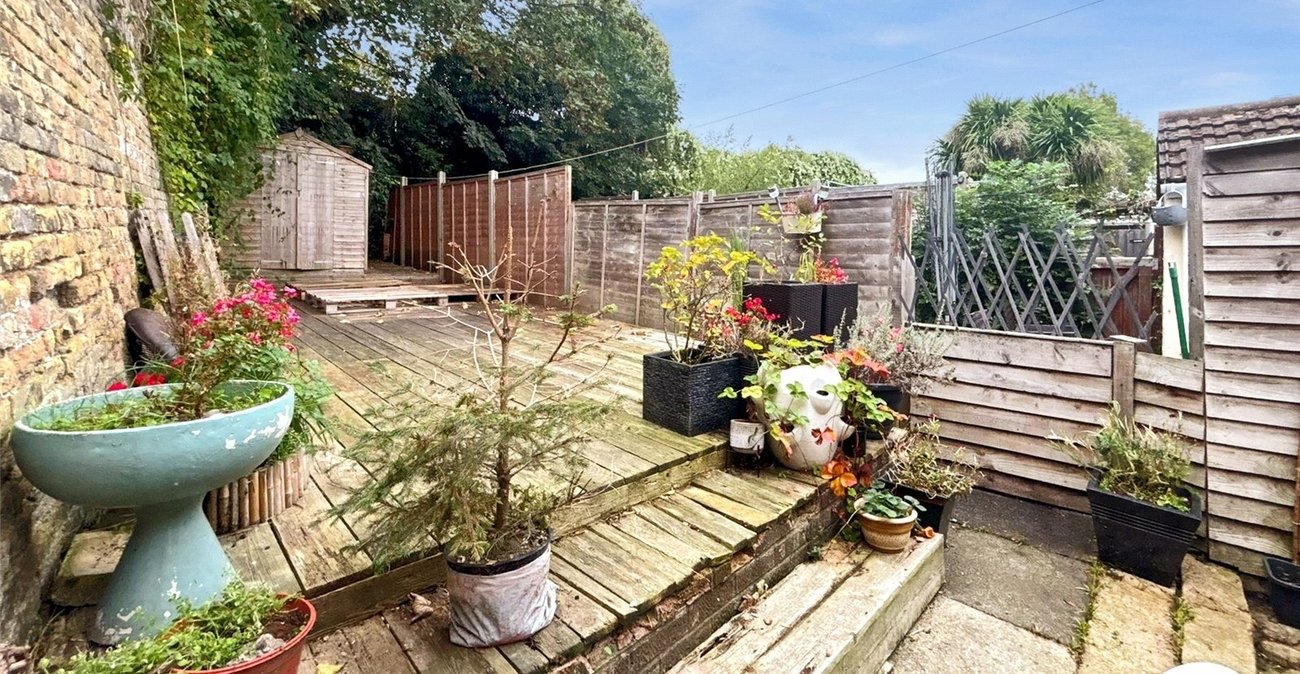 2 bedroom house for sale in Rochester | Robinson Michael & Jackson