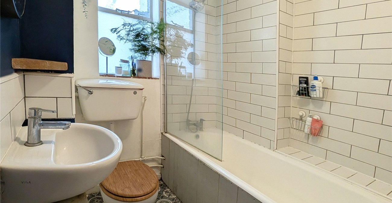 2 bedroom house for sale in Crockenhill | Robinson Jackson