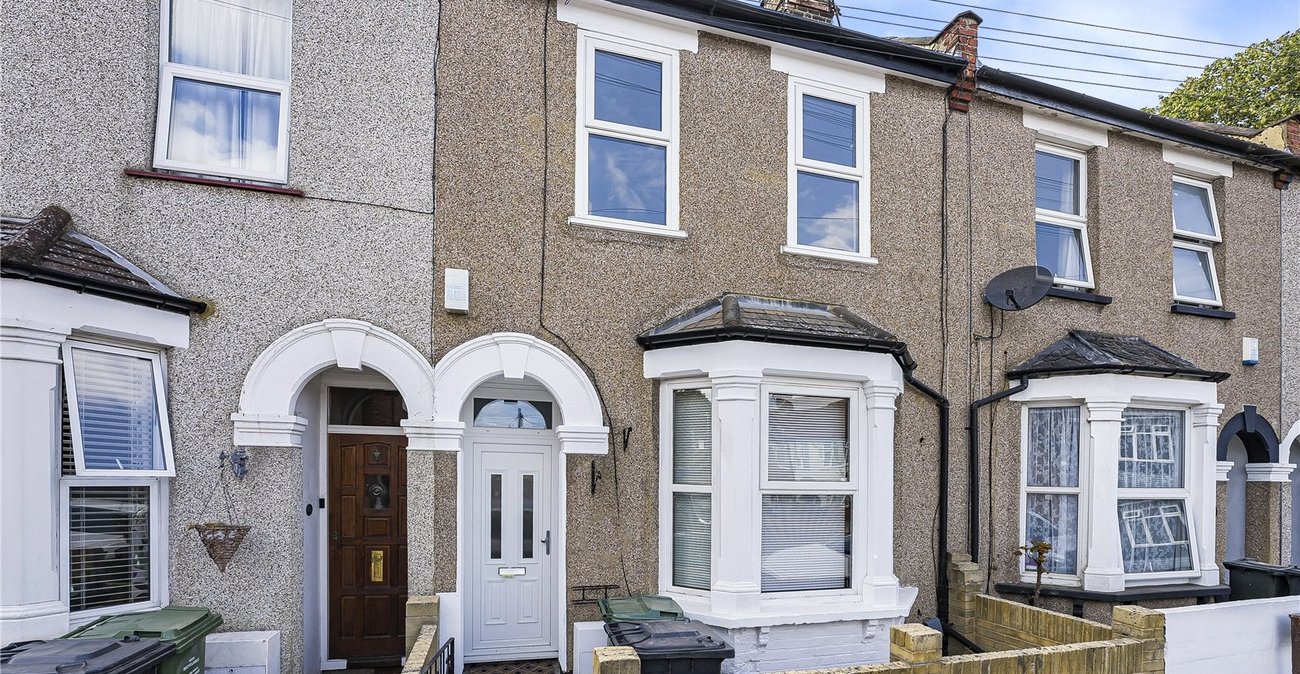 3 bedroom house for sale in Dartford | Robinson Jackson