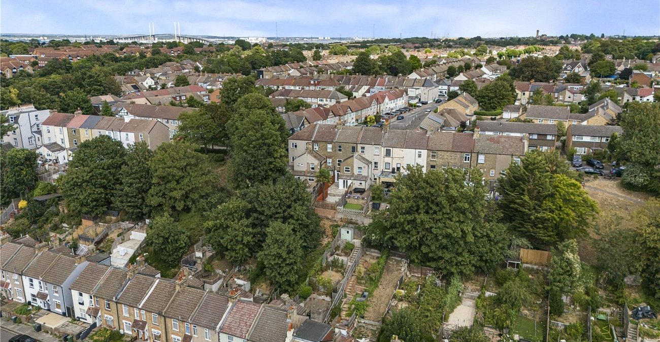 3 bedroom house for sale in Dartford | Robinson Jackson