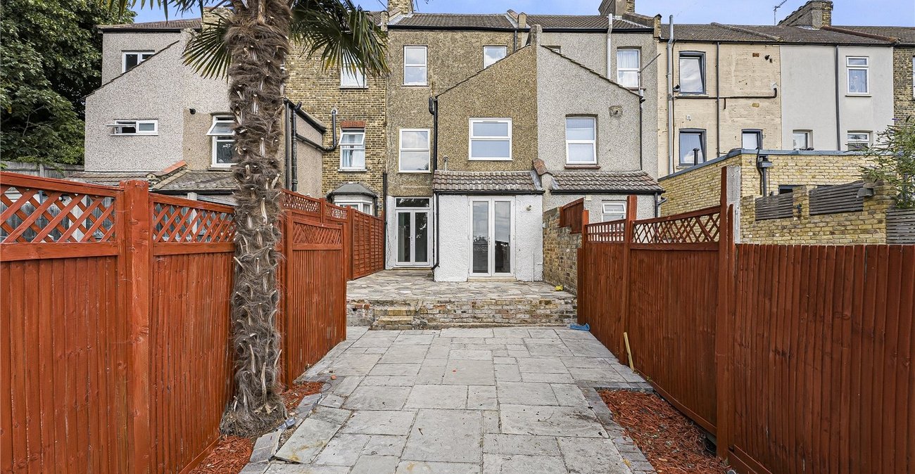 3 bedroom house for sale in Dartford | Robinson Jackson