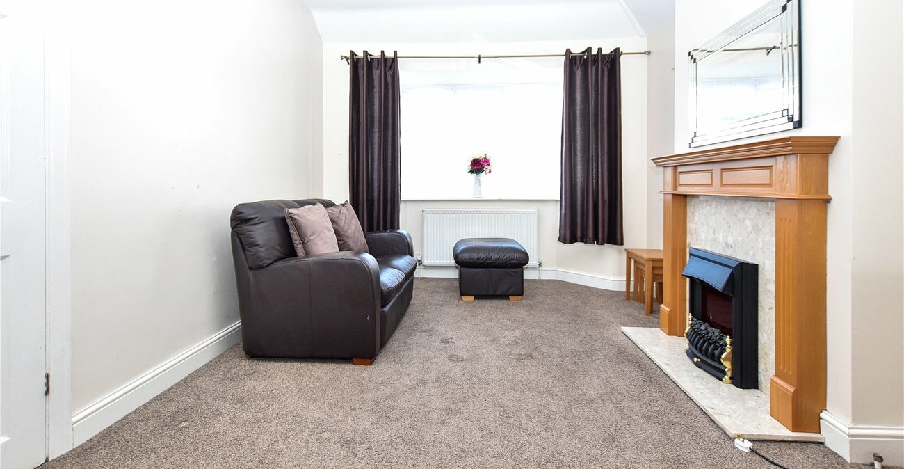 2 bedroom bungalow for sale in Bexleyheath | Robinson Jackson